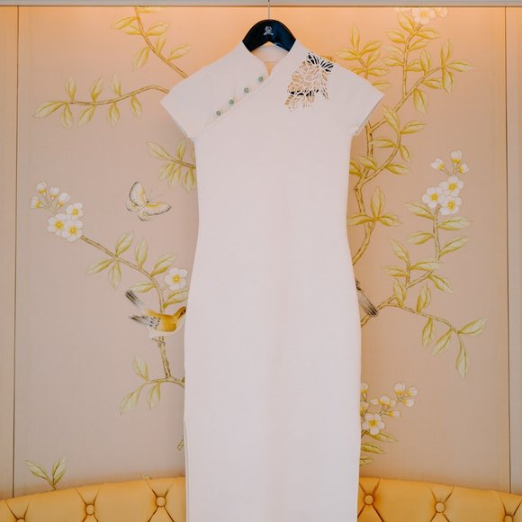 Shanghai Tang White Knit Long Wedding Cheongsam - Picture 1 of 3